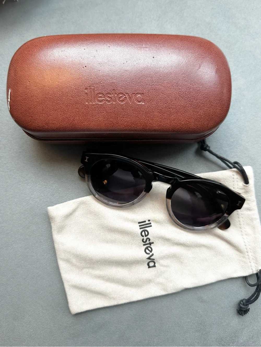 Illesteva Leonard Two-Tone Tortoise/Clear Sunglasses + Cases